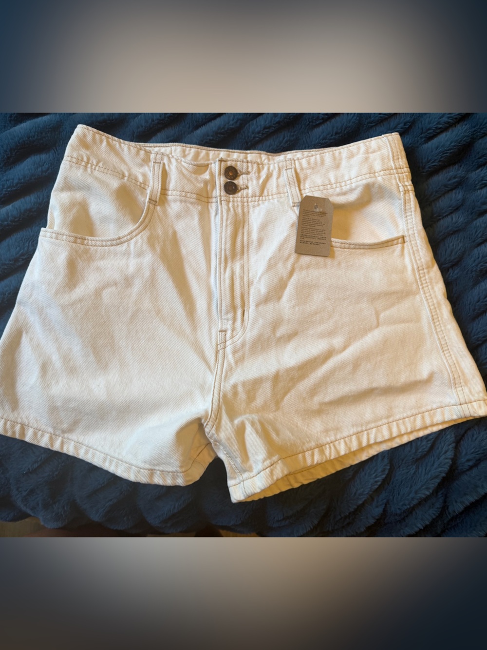 Levi's Cream High-Rise Denim Shorts